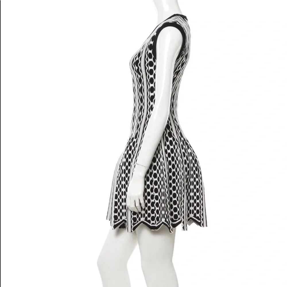 Alaia fit and flare dress - Picture 3 of 7